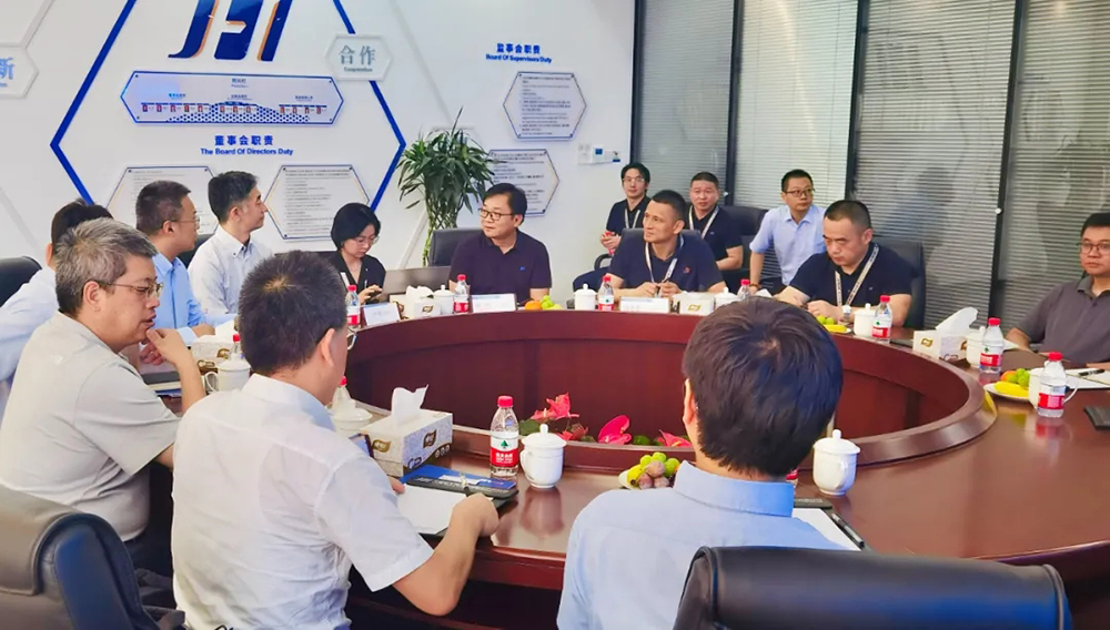 阿尔卑斯无锡研发中心一行莅临我司参观交流(图2)
