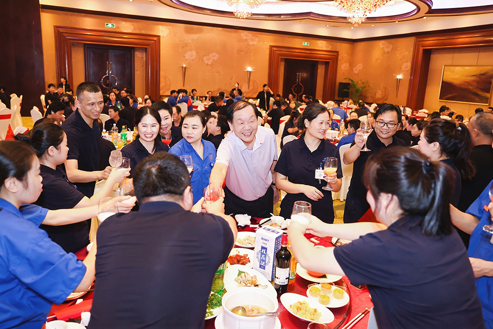 双精聚智庆中秋，共叙团圆话未来  精成车业 & 精华股份2025年中秋团圆宴圆满举行(图5)